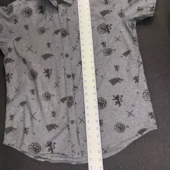 Game of Thrones HBO Grey Button Down short sleeve  Shirt Men's Size L - Picture 7 of 10
